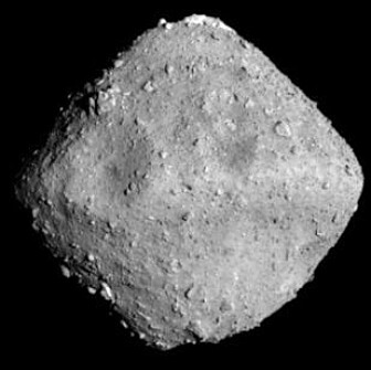 Asteroiden Ryugu, sett av Hayabusa2 i juni. (Bilde: JAXA©) Asteroiden Ryugu, sett av Hayabusa2 i juni. (Bilde: JAXA©)
