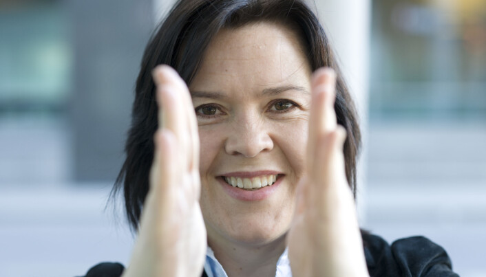 Elisabeth Holvik, sjeføkonom i SpareBank1, mener at vi må tilbake til nivådeling i skolen. – For at alle skal hoppe over den samme lista, så må den senkes, mener hun. (Foto: SpareBank1) Elisabeth Holvik, sjeføkonom i SpareBank1, mener at vi må tilbake til nivådeling i skolen. – For at alle skal hoppe over den samme lista, så må den senkes, mener hun. (Foto: SpareBank1)