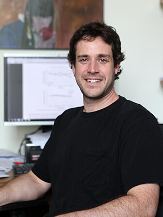 Josh Hart tror at noen finner trygghet i tanken om at «dersom noe er på ferde, så kan man i det minste gjøre noe med det». (Foto: Union College Communications). Josh Hart tror at noen finner trygghet i tanken om at «dersom noe er på ferde, så kan man i det minste gjøre noe med det». (Foto: Union College Communications).