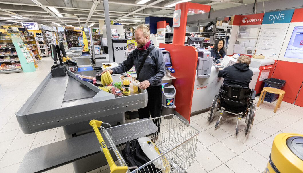 Forskerne eksperimenterte med musikk i små dagligvarebutikker i ulike deler av Oslo. De varierte med rask, rolig og ingen musikk i det hele tatt. (Foto: Gorm Kallestad / NTB scanpix) Forskerne eksperimenterte med musikk i små dagligvarebutikker i ulike deler av Oslo. De varierte med rask, rolig og ingen musikk i det hele tatt. (Foto: Gorm Kallestad / NTB scanpix)