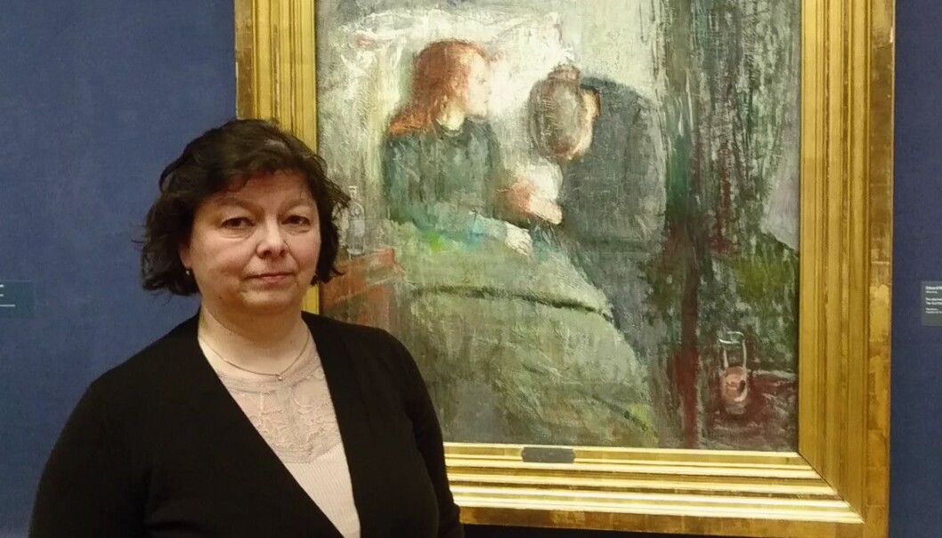 – Jeg tror dette bildet var med på å bestemme at jeg skulle bli kunsthistoriker, sier Ellen Lerberg der hun står foran bildet «Det syke barn» på arbeidsplassen sin - Nasjonalmuseet. (Foto: Marianne Nordahl) – Jeg tror dette bildet var med på å bestemme at jeg skulle bli kunsthistoriker, sier Ellen Lerberg der hun står foran bildet «Det syke barn» på arbeidsplassen sin - Nasjonalmuseet. (Foto: Marianne Nordahl)