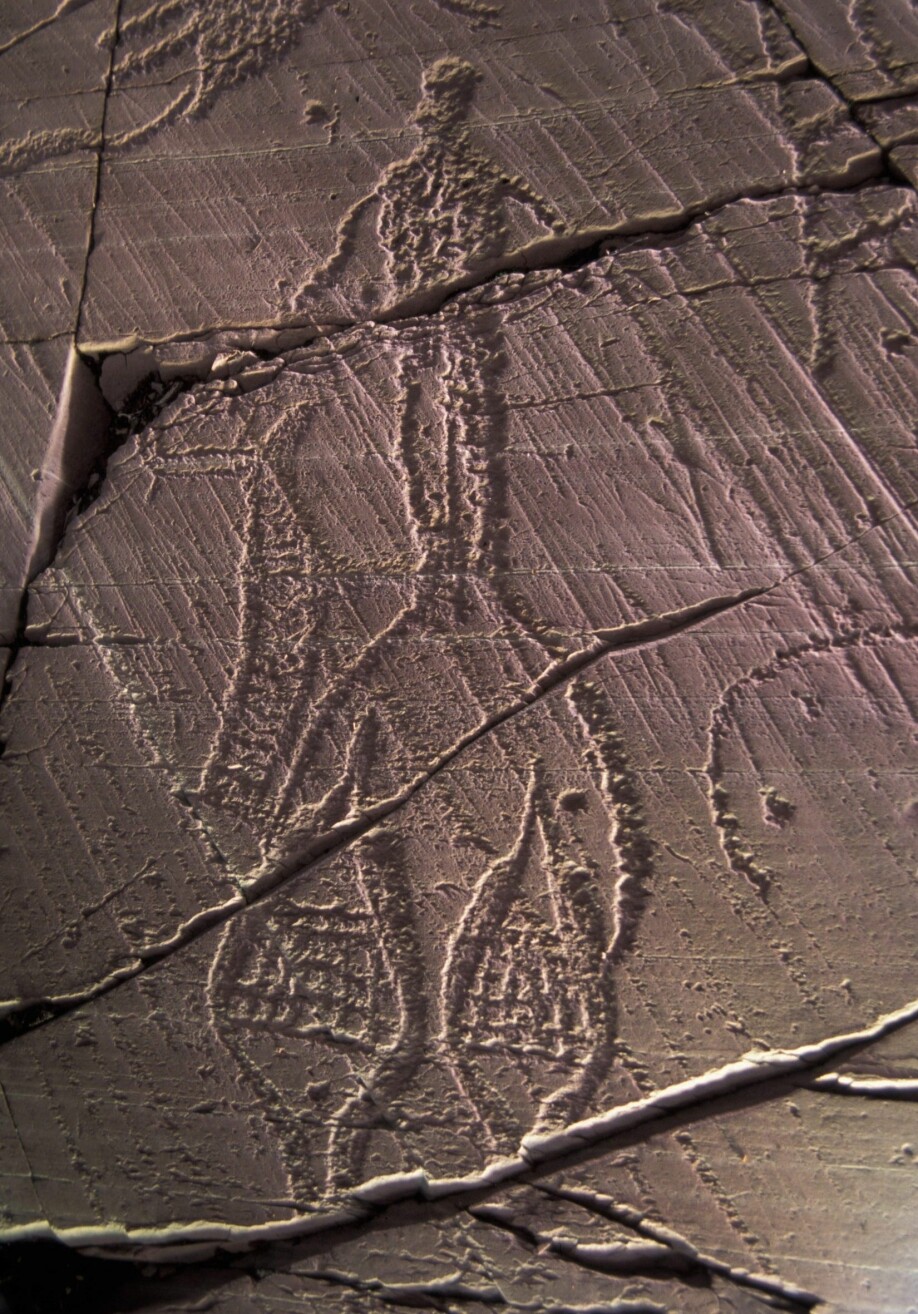 Truger er ingen ny oppfinnelse! Denne kan være så gammel som 7000 år gammel. Antakelig var truger viktig for å komme seg rundt og på jakt. Helleristningen er fra Alta. (Foto © Jan Magne Gjerde)