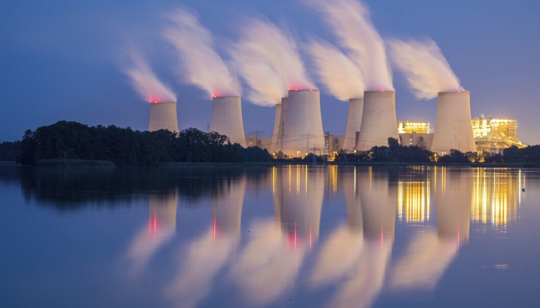 Damp og avgasser stiger opp fra et kullkraftverk i Peitz i den østlige delen av Tyskland. Kullkraft er en av de største kildene til utslipp av klimagassen CO2. (Foto: Patrick Pleul / DPA / AP / NTB scanpix) Damp og avgasser stiger opp fra et kullkraftverk i Peitz i den østlige delen av Tyskland. Kullkraft er en av de største kildene til utslipp av klimagassen CO2. (Foto: Patrick Pleul / DPA / AP / NTB scanpix)