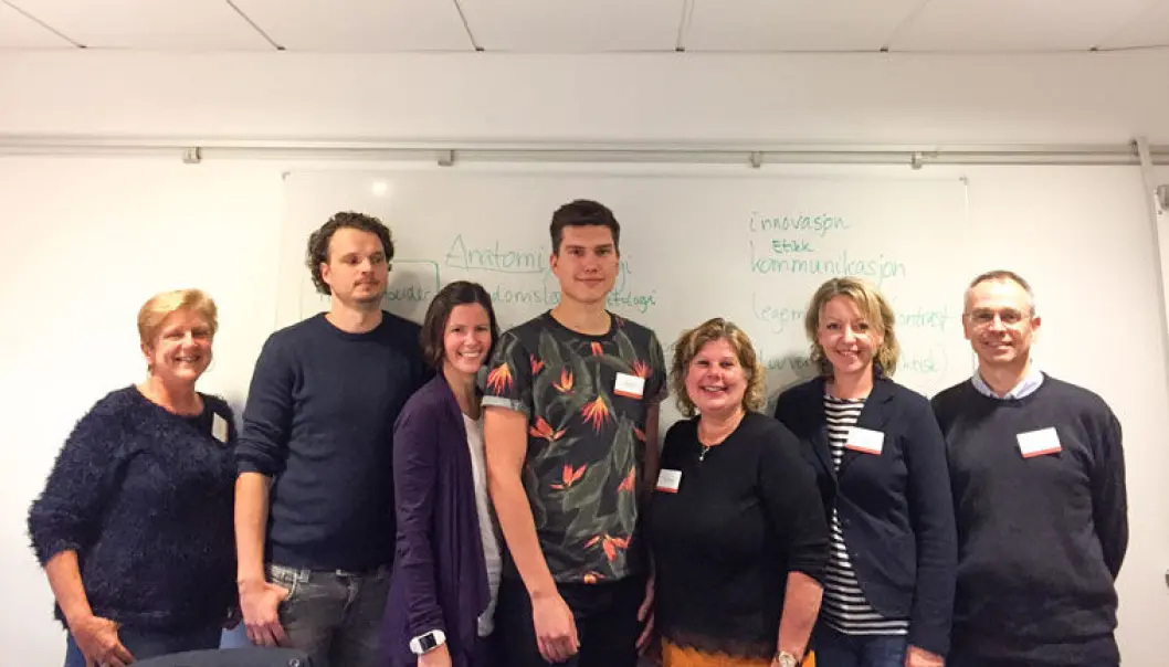 Programgruppe radiografi. F.v: Herbjørg Raaen, Karl Kristian Storvoll (begge fra Helse Sør-Øst), Tonje Apalen-Velde (Helse Vest), Simen Pedersen (student fra UiT), Aud Mette Myklebust (HSN), Eli Eikefjord (Helse Vest) og Øystein Olsen (NTNU). (Foto: HSN) Programgruppe radiografi. F.v: Herbjørg Raaen, Karl Kristian Storvoll (begge fra Helse Sør-Øst), Tonje Apalen-Velde (Helse Vest), Simen Pedersen (student fra UiT), Aud Mette Myklebust (HSN), Eli Eikefjord (Helse Vest) og Øystein Olsen (NTNU). (Foto: HSN)
