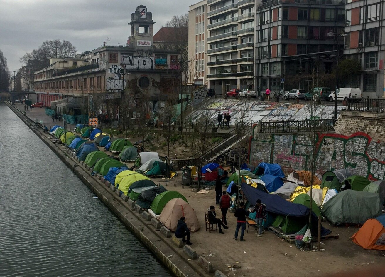 I Frankrike er det lettere å leve på gaten, fortalte unge afghanere til Thea Rabe. Der kan de jobbe svart og blir ikke sendt tilbake til Norge eller Afghanistan. Bildet er tatt under feltarbeidet i Paris. (Foto: Thea Rabe) I Frankrike er det lettere å leve på gaten, fortalte unge afghanere til Thea Rabe. Der kan de jobbe svart og blir ikke sendt tilbake til Norge eller Afghanistan. Bildet er tatt under feltarbeidet i Paris. (Foto: Thea Rabe)