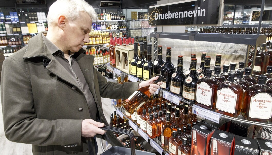 Norske drikkevaner kartlegges i Folkehelseinstituttets rapport «Alkohol i Norge». (Illustrasjonsfoto: Gorm Kallestad / NTB scanpix) Norske drikkevaner kartlegges i Folkehelseinstituttets rapport «Alkohol i Norge». (Illustrasjonsfoto: Gorm Kallestad / NTB scanpix)