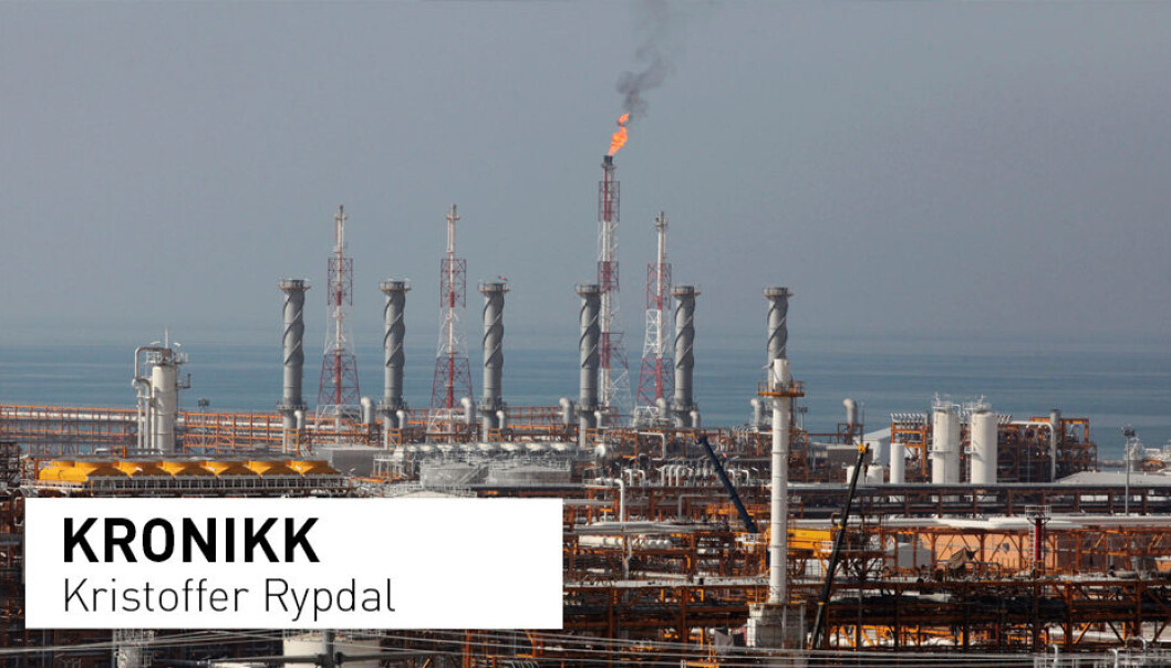 – Den globale overflatetemperaturen på jorda endrer seg hvis det oppstår en ubalanse mellom energien som stråler inn på jordoverflaten i form av sollys og energien som går ut i verdensrommet som varmestråling, skriver Kristoffer Rypdal. (Illustrasjonsfoto: AP Photo / NTB Scanpix) – Den globale overflatetemperaturen på jorda endrer seg hvis det oppstår en ubalanse mellom energien som stråler inn på jordoverflaten i form av sollys og energien som går ut i verdensrommet som varmestråling, skriver Kristoffer Rypdal. (Illustrasjonsfoto: AP Photo / NTB Scanpix)