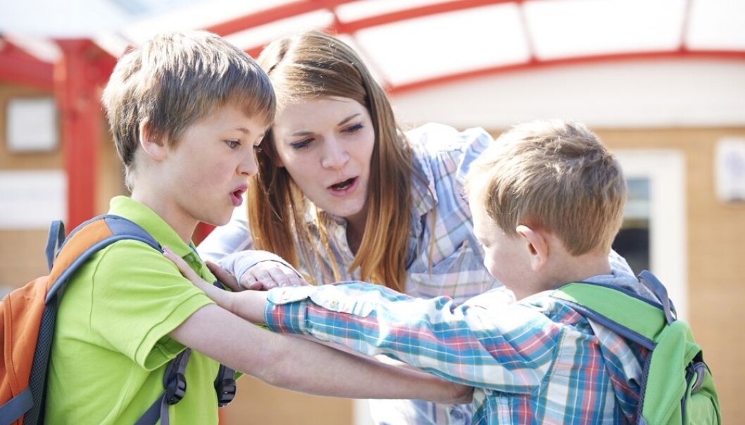 Når en elev har problemer på skolen, kan det ha sammenheng med miljøet i skolen eller forhold i hjemmet. Det er en fare for at de ansatte i skolen overser slike problemer når de er så opptatt av diagnoser, mener forskere. (Foto: Shutterstock) Når en elev har problemer på skolen, kan det ha sammenheng med miljøet i skolen eller forhold i hjemmet. Det er en fare for at de ansatte i skolen overser slike problemer når de er så opptatt av diagnoser, mener forskere. (Foto: Shutterstock)