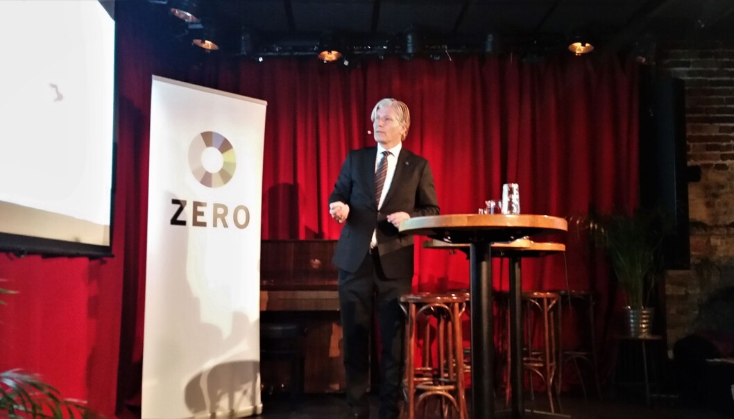 Her presenterer Ola Elvestuen klimatiltakene i årets budsjettforslag på Zeros frokostseminar. (Foto: Elise Kjørstad). Her presenterer Ola Elvestuen klimatiltakene i årets budsjettforslag på Zeros frokostseminar. (Foto: Elise Kjørstad).