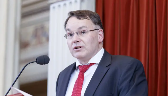 Professor Kjetil Taskén fikk Kong Olav Vs kreftforskningspris for 2016. (Foto: Gorm Kallestad / NTB scanpix) Professor Kjetil Taskén fikk Kong Olav Vs kreftforskningspris for 2016. (Foto: Gorm Kallestad / NTB scanpix)