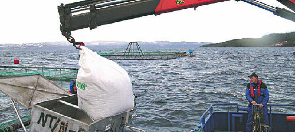 Moderne fôring i havbruk. Leverandørbransjen bidrar med nesten like mye verdiskaping og sysselsetting som sjømatnæringen selv.   (Foto: Ewos Innovation)