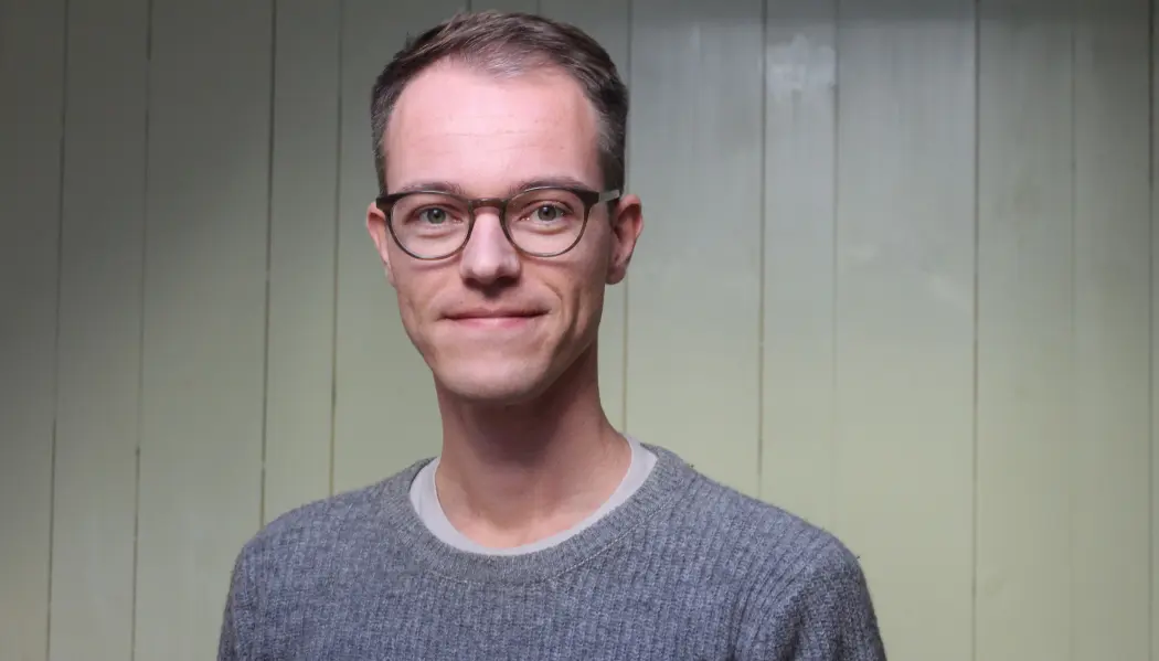 - Kroppsvæskene er et tema som vekker mange assosiasjoner og som inneholder et skattkammer med skikkelig gode historier, sier forskningsformidler og forfatter Åsmund Eikenes. (Foto: Elise Kjørstad). - Kroppsvæskene er et tema som vekker mange assosiasjoner og som inneholder et skattkammer med skikkelig gode historier, sier forskningsformidler og forfatter Åsmund Eikenes. (Foto: Elise Kjørstad).