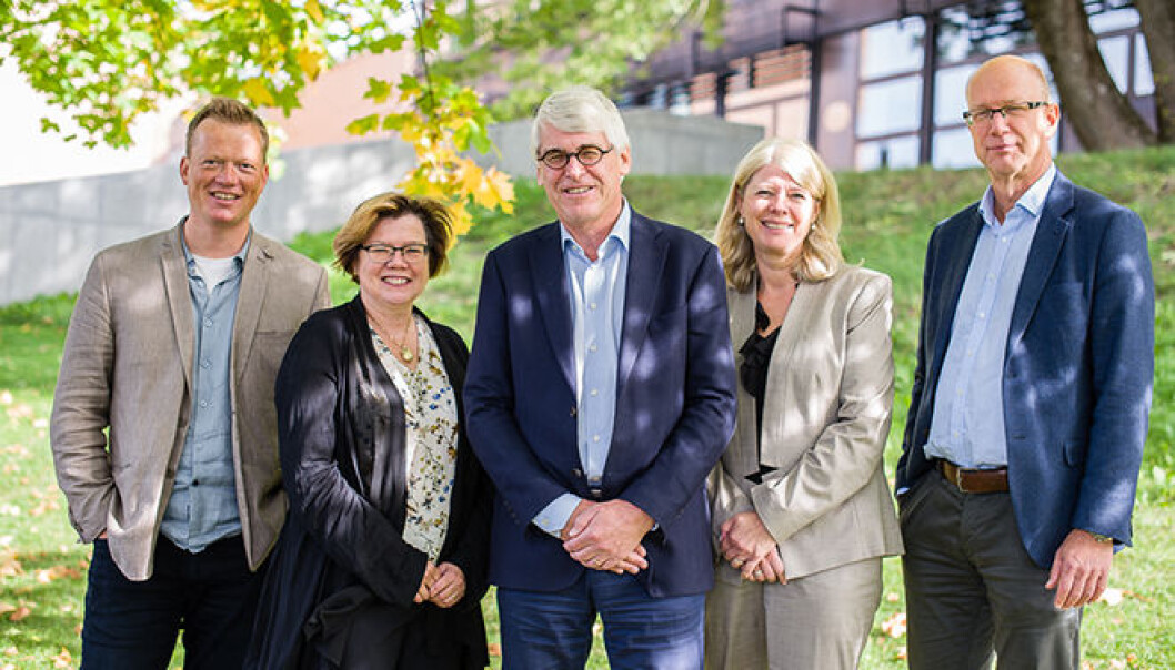 Fra v.: Eivind Engebretsen, Elin Olaug Rosvold, Ivar Gladhaug, Hilde Nebb, Jens Petter Berg. (Foto: Øystein Horgmo) Fra v.: Eivind Engebretsen, Elin Olaug Rosvold, Ivar Gladhaug, Hilde Nebb, Jens Petter Berg. (Foto: Øystein Horgmo)