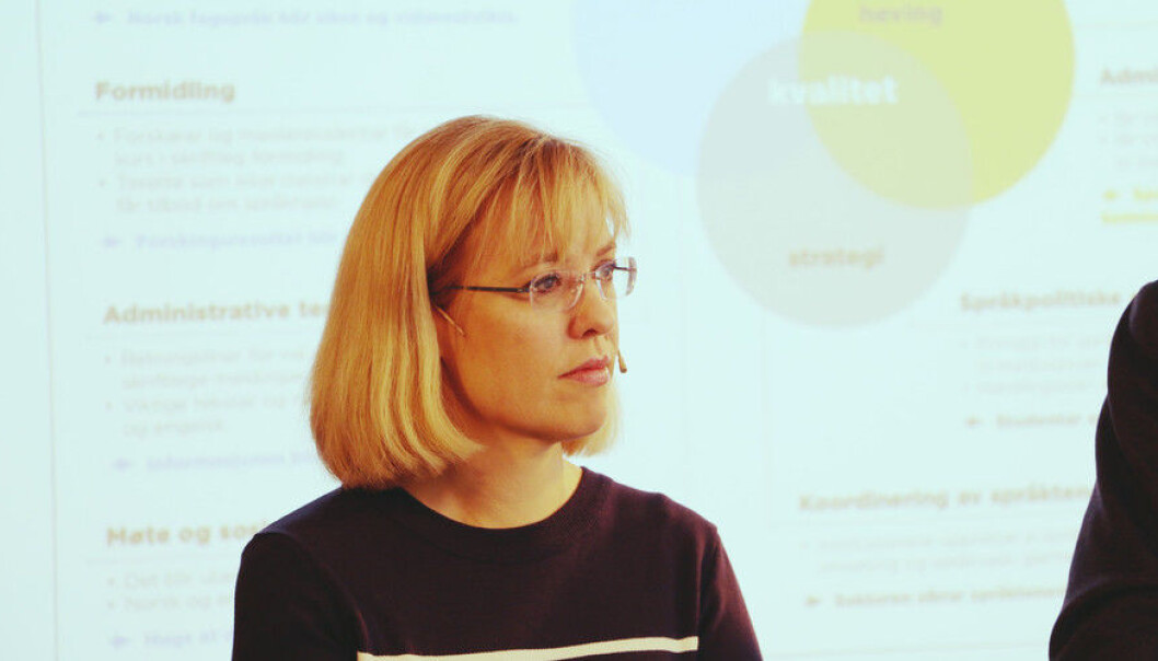 – Dessverre ser vi at dei universiteta som har språkpolitiske dokument ikkje følgjer dei opp, seier direktør for Språkrådet, Åse Wetås. Ho minner om at det er eit lovpålagt ansvar å sikre norsk som fagspråk. (Foto: Hilde Kristin Strand) – Dessverre ser vi at dei universiteta som har språkpolitiske dokument ikkje følgjer dei opp, seier direktør for Språkrådet, Åse Wetås. Ho minner om at det er eit lovpålagt ansvar å sikre norsk som fagspråk. (Foto: Hilde Kristin Strand)