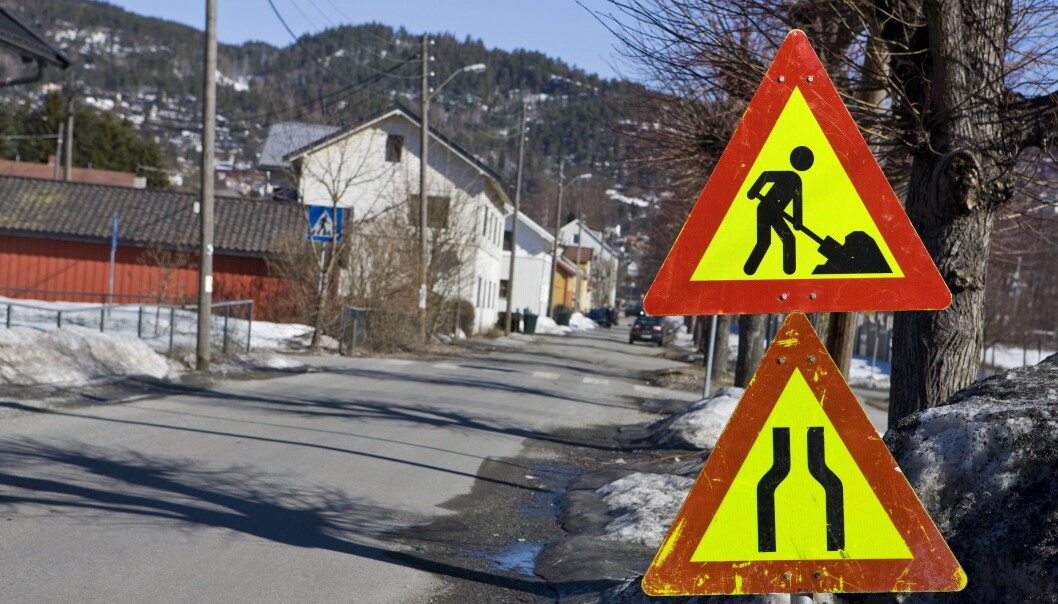 Ofte har ikke distriktskommunene bygninger som passer behovene til de som ser etter bolig. Hva kan kommunene gjøre for å få i gang boligbyggingen? (Illustrasjonsfoto: Colourbox) Ofte har ikke distriktskommunene bygninger som passer behovene til de som ser etter bolig. Hva kan kommunene gjøre for å få i gang boligbyggingen? (Illustrasjonsfoto: Colourbox)