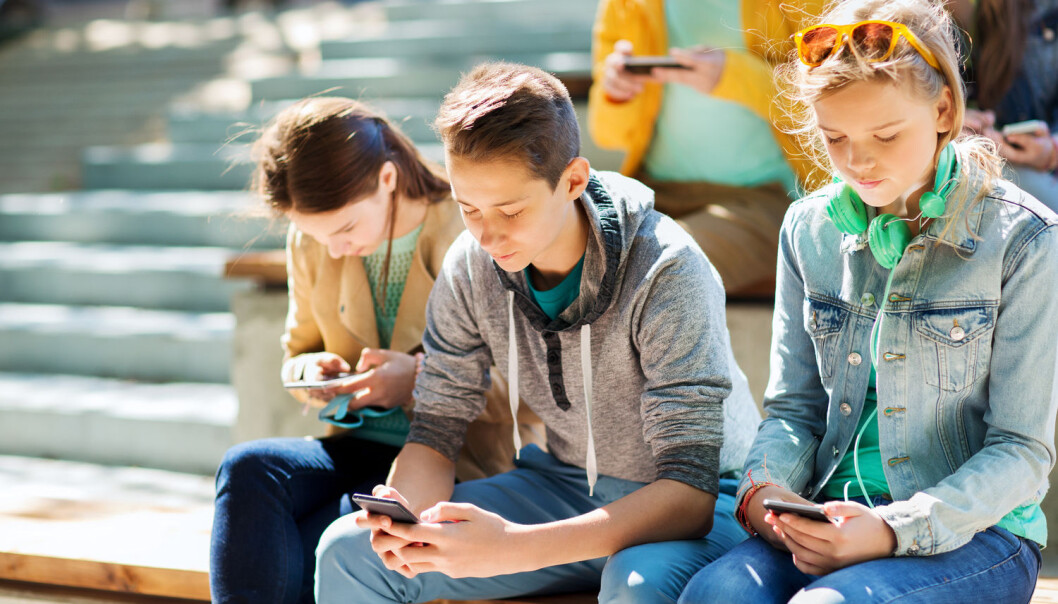 Mobiltelefonen er en fast partner. Men forholdet kan bli usunt om du blir redd når den er utenfor rekkevidde. (Foto: Shutterstock/NTB scanpix) Mobiltelefonen er en fast partner. Men forholdet kan bli usunt om du blir redd når den er utenfor rekkevidde. (Foto: Shutterstock/NTB scanpix)