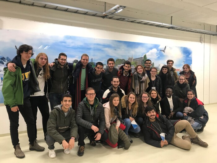 Studentene i «min» gruppe. 23 studenter fra ulike Europeiske land inkludert en student fra Russland, og noen studenter fra Canada og Tunisia. (Foto: NTNU Energi) Studentene i «min» gruppe. 23 studenter fra ulike Europeiske land inkludert en student fra Russland, og noen studenter fra Canada og Tunisia. (Foto: NTNU Energi)