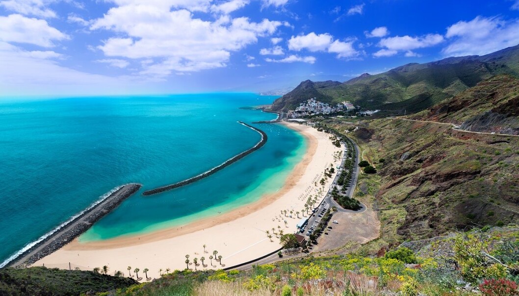 Flere strender har blitt stengt de siste ukene. Det gjelder blant annet den populære stranda Teresitas, som ligger i Santa Cruz på Tenerife. (Foto: Nanisimova, Shutterstock, NTB scanpix) Flere strender har blitt stengt de siste ukene. Det gjelder blant annet den populære stranda Teresitas, som ligger i Santa Cruz på Tenerife. (Foto: Nanisimova, Shutterstock, NTB scanpix)