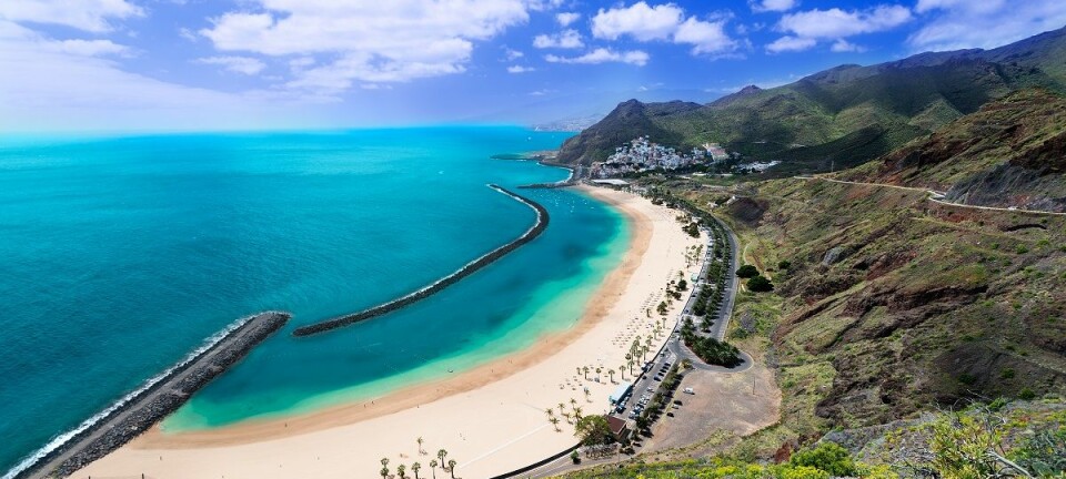 Flere strender har blitt stengt de siste ukene. Det gjelder blant annet den populære stranda Teresitas, som ligger i Santa Cruz på Tenerife. (Foto: Nanisimova, Shutterstock, NTB scanpix)