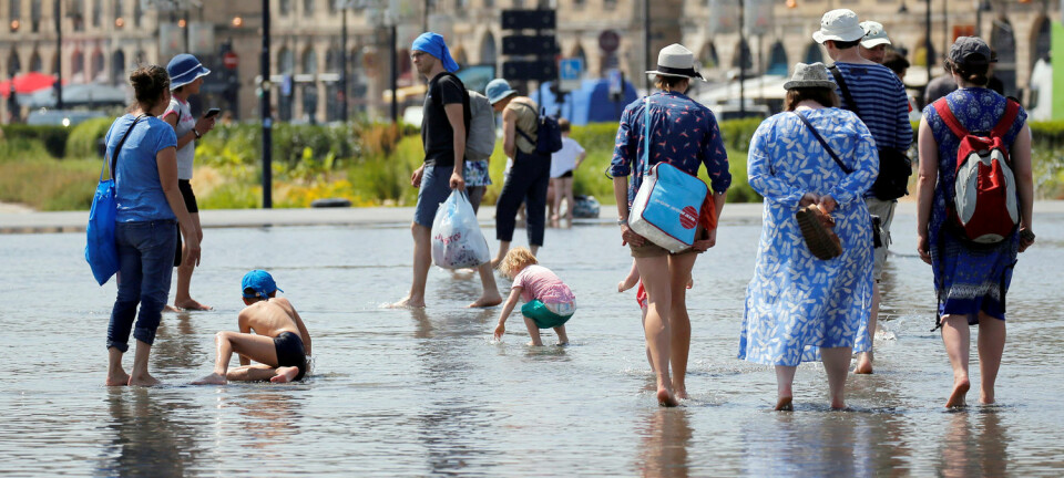 Det har vært hetebølger flere steder i Europa i sommer. Hyppigere hetebølger er en av konsekvensene av klimaendringer. (Foto: Regis Duvignau/Reuters/NTB scanpix)