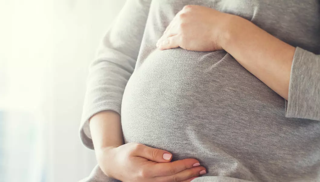 Det er viktig for gravide å få i seg nok jod. Men kan et lavt jodinntak skade fosteret? (Illustrasjonsfoto: Valeria Aksakova / Shutterstock / NTB scanpix)