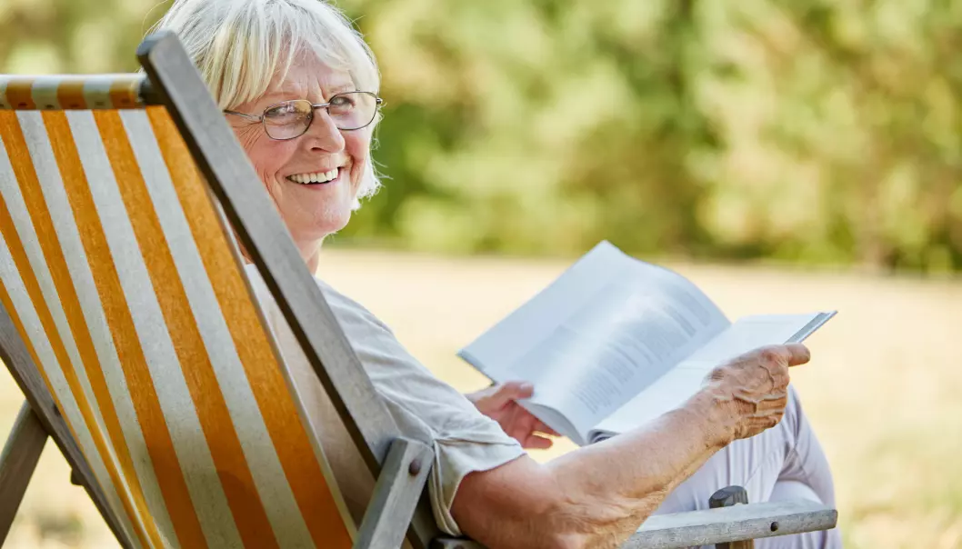 Mange som nærmer seg pensjonsalderen lengter etter å få kontroll over tiden sin selv. Mange ønsker mer tid til å lese bøker, til å holde seg i form eller til å reise. Men er det egentlig bra for helsa å pensjonere seg? Nå kan forskningen gi svar. (Foto:Robert Kneschke / Shutterstock / NTB scanpix)