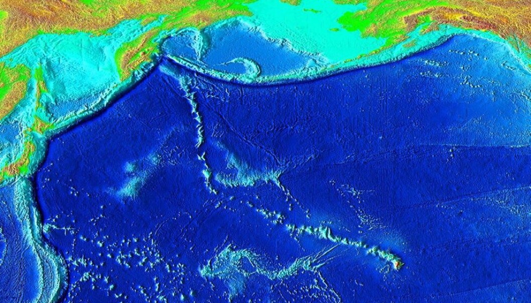 Denne undersjøiske fjellkjeden har en helt enestående knekk på midten. Hva forårsaket den? (Illustrasjon: National Geophysical Data Center/USGS) Denne undersjøiske fjellkjeden har en helt enestående knekk på midten. Hva forårsaket den? (Illustrasjon: National Geophysical Data Center/USGS)