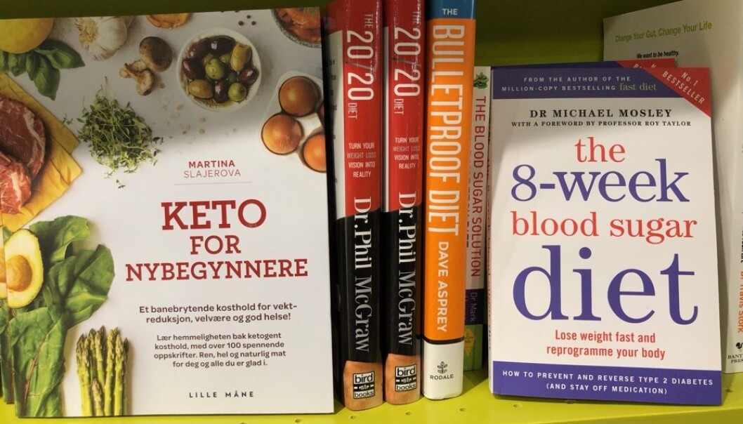 Er du i markedet for en «mirakeldiett» så har du mange å velge mellom. De har navn som Blodsukkerdiett, 20/20-dietten, Keto-diett, LCHF, Raw food, Super food, Kjernesunn familie, Blodtypedietten, 5:2 og Juicing. Også i et ekstremt sekulært land som Norge kan mennesker kjenne på at de lengter etter noe større, noe som gir livet mening. Når religionen ikke lenger fyller en slik funksjon, så er kanskje spesielle matvaner og personlig utformede dietter i stand til å gjøre det? (Foto: Bård Amundsen) Er du i markedet for en «mirakeldiett» så har du mange å velge mellom. De har navn som Blodsukkerdiett, 20/20-dietten, Keto-diett, LCHF, Raw food, Super food, Kjernesunn familie, Blodtypedietten, 5:2 og Juicing. Også i et ekstremt sekulært land som Norge kan mennesker kjenne på at de lengter etter noe større, noe som gir livet mening. Når religionen ikke lenger fyller en slik funksjon, så er kanskje spesielle matvaner og personlig utformede dietter i stand til å gjøre det? (Foto: Bård Amundsen)