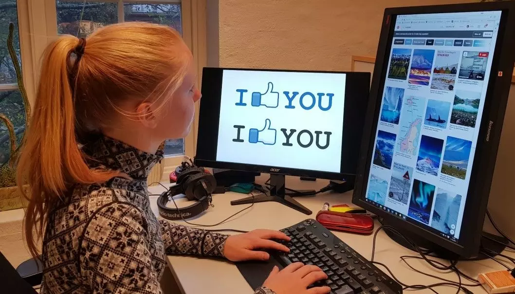 Ungdomsreporter Ida Frøyland bruker selv sosiale medier, men sjeldnere og sjeldnere Facebook. Hun lurer på hvor de unge har blitt av. (Foto: Nina Kristiansen)