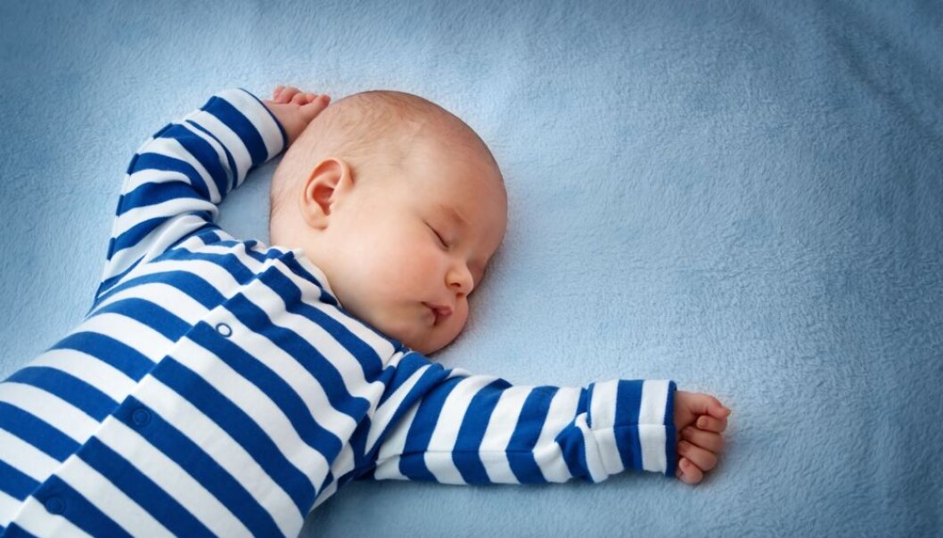Forskning har gitt oss mye kunnskap om risikofaktorer for krybbedød. Vi vet derimot ikke hva årsakene er. Sannsynligvis handler det om både arv og miljø. (Foto: Anna Grigorjeva / Shutterstock / NTB scanpix) Forskning har gitt oss mye kunnskap om risikofaktorer for krybbedød. Vi vet derimot ikke hva årsakene er. Sannsynligvis handler det om både arv og miljø. (Foto: Anna Grigorjeva / Shutterstock / NTB scanpix)