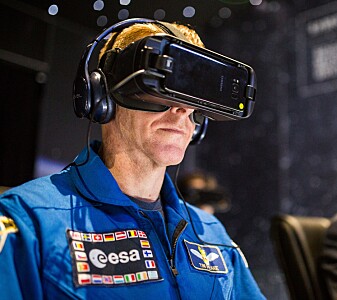 Den britiske romfareren Tim Peake bruker virtuell virkelighet. Denne teknologien kan også brukes sammen med den nye appen. (Foto: ESA) Den britiske romfareren Tim Peake bruker virtuell virkelighet. Denne teknologien kan også brukes sammen med den nye appen. (Foto: ESA)