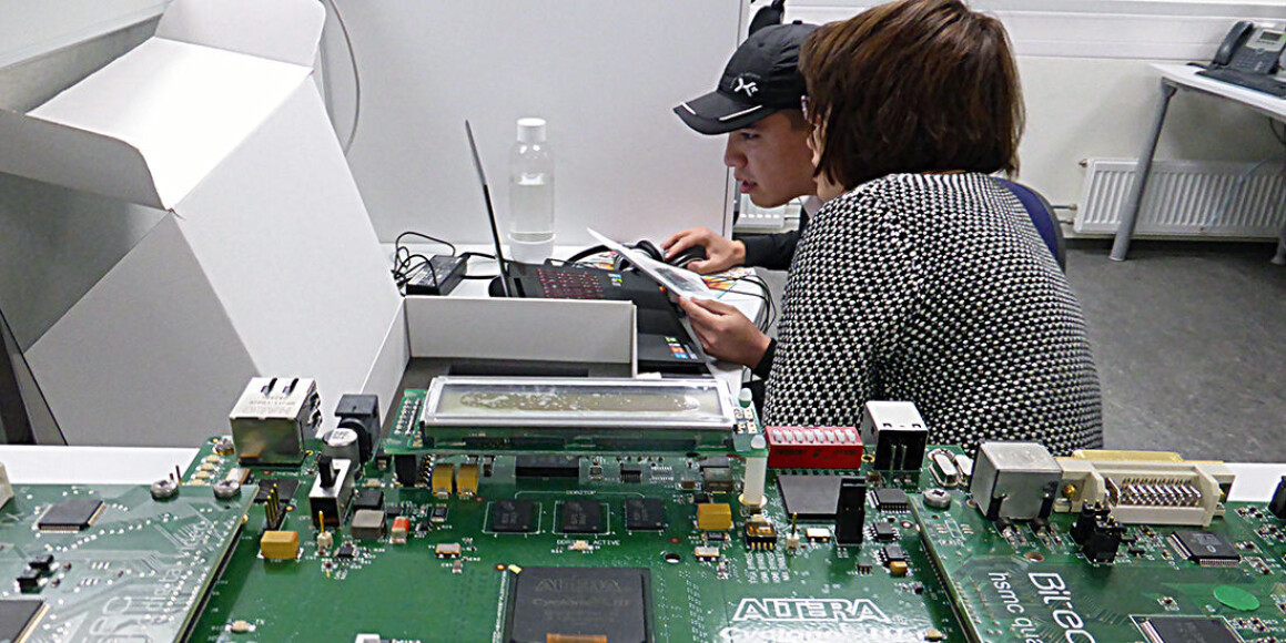 NTNU Digital Forensics Group jobber tett med norske politimyndigheter og andre institusjoner internasjonalt. Katrin Franke ledet gruppen som arbeidet med Tidal-saken. Her er hun sammen med gjesteforsker Erick Armando Hernandez Díaz. (Foto: Gemini) NTNU Digital Forensics Group jobber tett med norske politimyndigheter og andre institusjoner internasjonalt. Katrin Franke ledet gruppen som arbeidet med Tidal-saken. Her er hun sammen med gjesteforsker Erick Armando Hernandez Díaz. (Foto: Gemini)
