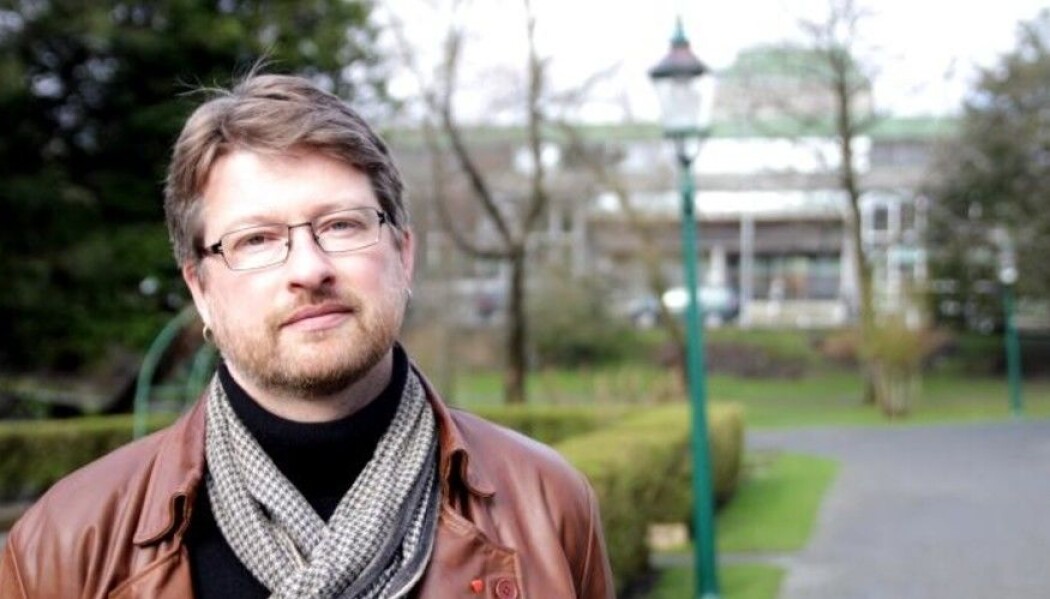 – Det finst ingen fagtradisjonar som er så spesielle at berre engelsk fungerer, seier Jørn Øyrehagen Sunde. (Foto: Anders Kjetland/UiB) – Det finst ingen fagtradisjonar som er så spesielle at berre engelsk fungerer, seier Jørn Øyrehagen Sunde. (Foto: Anders Kjetland/UiB)