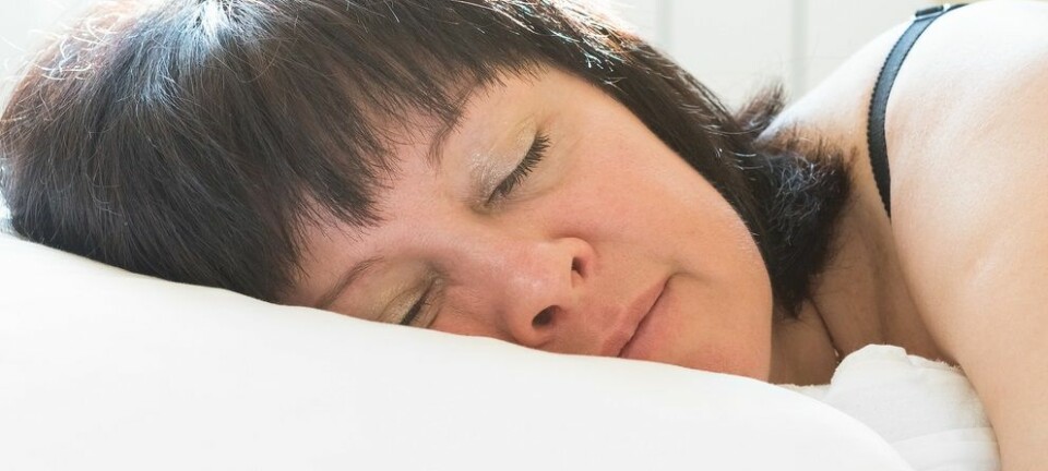 Kvinner sover helst på høyre side og foretrekker et kaldt soverom.  (Illustrasjonsfoto: Shutterstock / NTB scanpix)