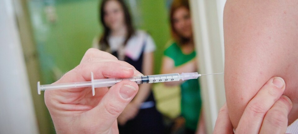 Folkehelseinstituttet har gjort en studie som en del av oppfølgingen av vaksinasjonsprogrammet med HPV-vaksine. De finner ingen sammenheng mellom det å ta vaksinen og forekomsten av ME. (Foto: Shutterstock / NTB scanpix)