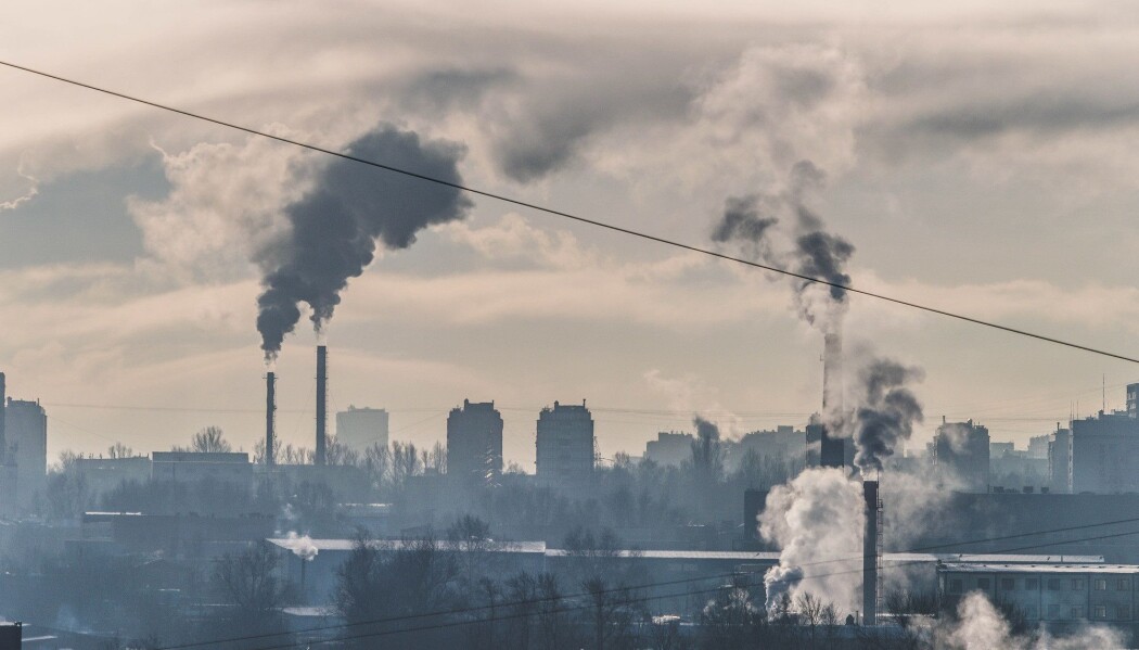 Mange produkter lages i dag av olje. Kanskje kan de lages av CO2 i fremtiden. (Foto: Witolda / Shutterstock / NTB scanpix) Mange produkter lages i dag av olje. Kanskje kan de lages av CO2 i fremtiden. (Foto: Witolda / Shutterstock / NTB scanpix)