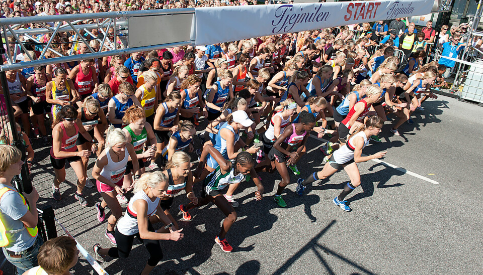 Mange kvinner reiser bort en helg for å gjøre noe mer enn å løpe. Som noen av deltakerne i Tjejmilen i Stockholm, et løp på ti kilometer. Det har blitt arrangert siden 1984. (Foto: Karolina Kristensson, Nordiska museet. Lisens CC 2.0)