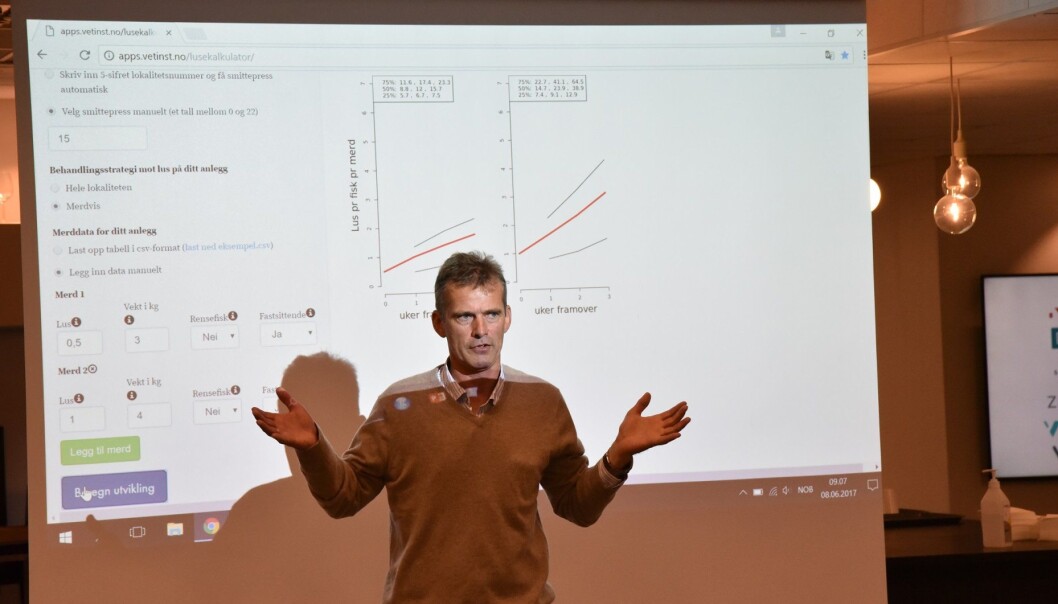 Peder A. Jansen presenterer på vegne av forskerne i Veterinærinstitutets lakselusgruppe. (Foto: Asle Haukaas) Peder A. Jansen presenterer på vegne av forskerne i Veterinærinstitutets lakselusgruppe. (Foto: Asle Haukaas)
