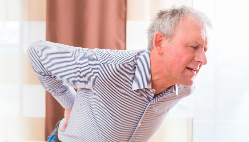Mange tar smertestillende mot ryggsmerter. Det er det kanskje ikke så mye vits i. (Illustrasjonsfoto: Kzenon / Shutterstock / NTB scanpix) Mange tar smertestillende mot ryggsmerter. Det er det kanskje ikke så mye vits i. (Illustrasjonsfoto: Kzenon / Shutterstock / NTB scanpix)