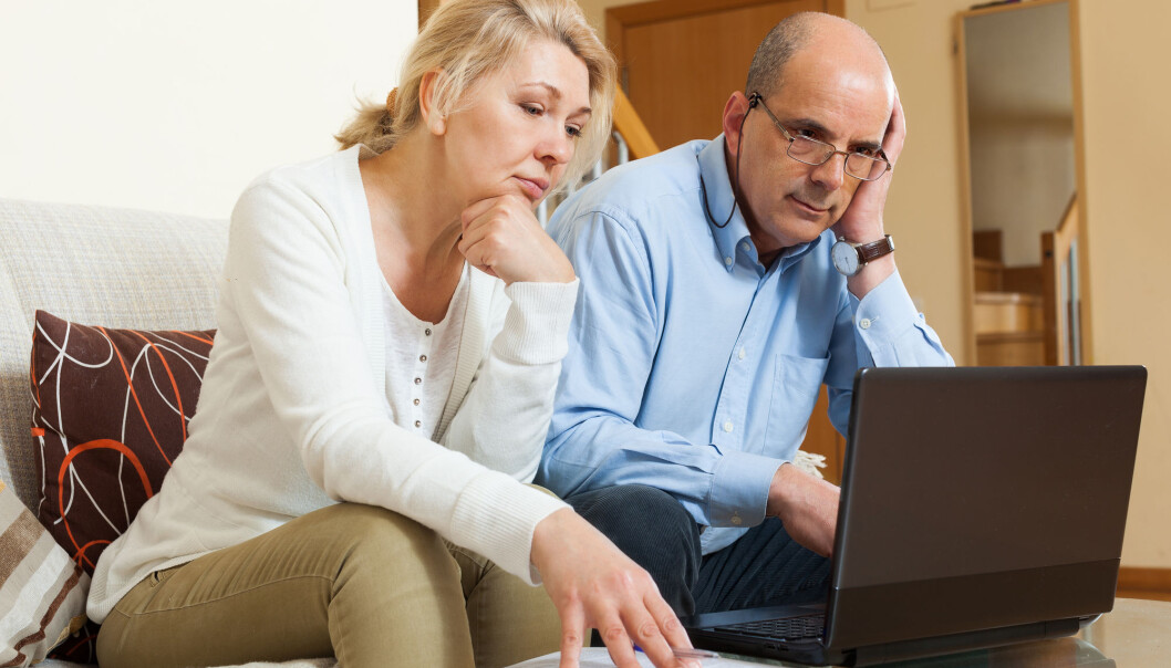 Mye nødvendig informasjonen fra myndighetene kommer nå via apper og internett. En ny undersøkelse viser at det er flere som ikke føler seg en del av det nye informasjonssamfunnet. (Foto: Shutterstock / NTB Scanpix) Mye nødvendig informasjonen fra myndighetene kommer nå via apper og internett. En ny undersøkelse viser at det er flere som ikke føler seg en del av det nye informasjonssamfunnet. (Foto: Shutterstock / NTB Scanpix)