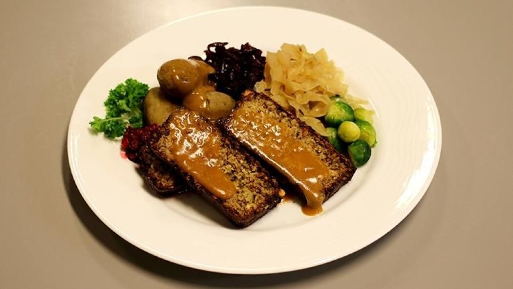Nøttestek: Det finnes mange ulike vegetariske og veganske retter du kan servere som gir deg og selskapet smaken av god jul. (Foto: Stian Kristoffer Sande). Nøttestek: Det finnes mange ulike vegetariske og veganske retter du kan servere som gir deg og selskapet smaken av god jul. (Foto: Stian Kristoffer Sande).