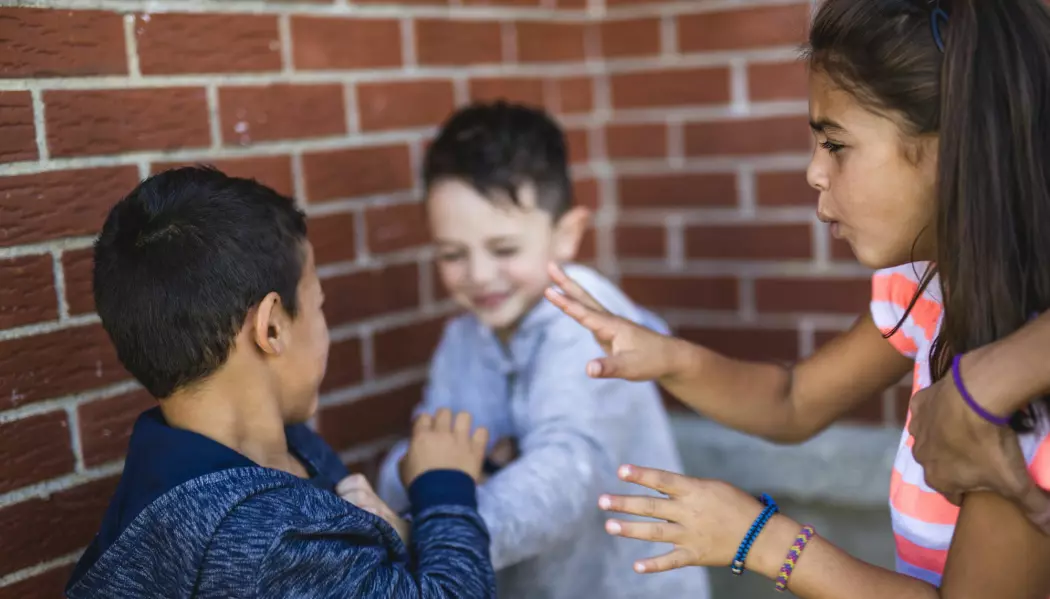Barna putter gjerne utenlandske ord og uttrykk inn i samtalen når det oppstår konflikter, mener svensk forsker. (Illustrasjonsfoto: Shutterstock/NTB scanpix)
