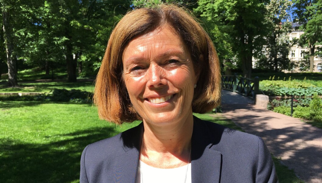 - Jeg er glad for at jeg slapp bivirkninger av cellegift, sier Kari Granås. Hun fikk diagnosen lungekreft med spredning for snart fem år siden. Nå går hun på gen-tilpasset medisin. (Foto: Anne Lise Stranden/forskning.no) - Jeg er glad for at jeg slapp bivirkninger av cellegift, sier Kari Granås. Hun fikk diagnosen lungekreft med spredning for snart fem år siden. Nå går hun på gen-tilpasset medisin. (Foto: Anne Lise Stranden/forskning.no)