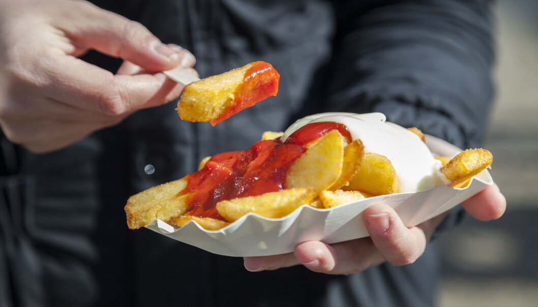 Ny forskning viser at de som får diabetes 2 i voksen alder, sliter med å legge om kostholdet. Men det blir enklere dersom de også begynner med fysisk aktivitet. (Illustrasjonsfoto: SP-Photo / Shutterstock / NTB scanpix) Ny forskning viser at de som får diabetes 2 i voksen alder, sliter med å legge om kostholdet. Men det blir enklere dersom de også begynner med fysisk aktivitet. (Illustrasjonsfoto: SP-Photo / Shutterstock / NTB scanpix)