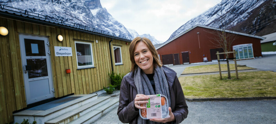 Åsa Maria O. Espmark, seniorforsker ved Nofima, understreker at økologisk laks ikke er det samme som villaks.  (Foto: Terje Aamodt / Nofima)