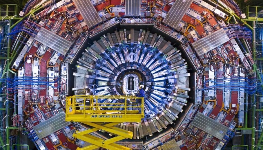Large Hadron Collider (LHC) er verdens største akselerator. Fysikere er allerede nå i ferd med å forske på hvordan arvtakeren skal bygges. (Foto: CERN) Large Hadron Collider (LHC) er verdens største akselerator. Fysikere er allerede nå i ferd med å forske på hvordan arvtakeren skal bygges. (Foto: CERN)