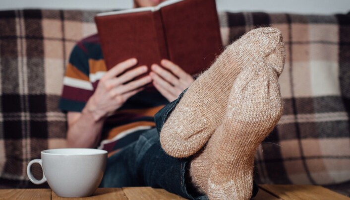Hvis du ikke liker spill, er en bok også en god idé. Særlig hvis den er skrevet med et vanskelig språk som du ikke er vant til, sier Andreas Lieberoth. (Foto: Tatyana Aksenova / Shutterstock / NTB scanpix) Hvis du ikke liker spill, er en bok også en god idé. Særlig hvis den er skrevet med et vanskelig språk som du ikke er vant til, sier Andreas Lieberoth. (Foto: Tatyana Aksenova / Shutterstock / NTB scanpix)