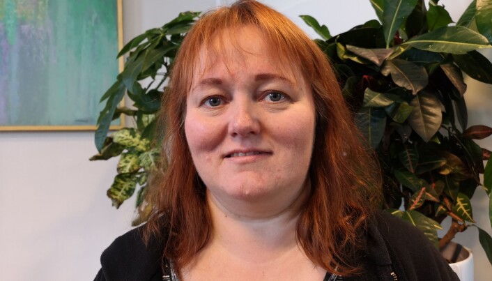 Linn Stemland, lektor ved Bodø videregående skole, er særlig bekymret for at små skoler vil bli sårbare for den ny læreplan. Lærere der har få andre å spille ball med om innholdet i samfunnsfagtimene. Hun spør: – Hva skal lærerne støtte seg til når de legger opp undervisningen sin, hvis læreplanen ikke gir dem tydelige forventninger? (Foto: Privat) Linn Stemland, lektor ved Bodø videregående skole, er særlig bekymret for at små skoler vil bli sårbare for den ny læreplan. Lærere der har få andre å spille ball med om innholdet i samfunnsfagtimene. Hun spør: – Hva skal lærerne støtte seg til når de legger opp undervisningen sin, hvis læreplanen ikke gir dem tydelige forventninger? (Foto: Privat)