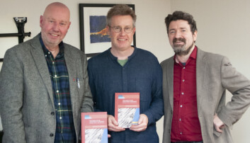 Forskarane Jan Erik Mustad, David Herbert og Charles Armstrong gir ut bok om Langfredagsavtalen i Nord-Irland. (Foto: Atle Christiansen, UiA) Forskarane Jan Erik Mustad, David Herbert og Charles Armstrong gir ut bok om Langfredagsavtalen i Nord-Irland. (Foto: Atle Christiansen, UiA)