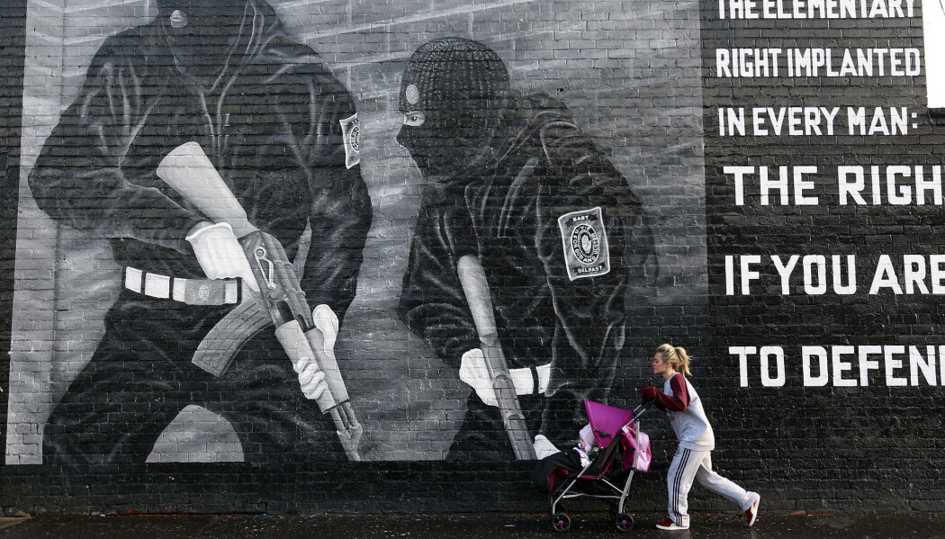 Nokon er positive, og andre er negative til Langfredagsavtalen i Nord-Irland. Bildet er frå 2013 og visar ei grafittitegning i Øst Belfast. (Foto: Reuters / NTB Scanpix) Nokon er positive, og andre er negative til Langfredagsavtalen i Nord-Irland. Bildet er frå 2013 og visar ei grafittitegning i Øst Belfast. (Foto: Reuters / NTB Scanpix)